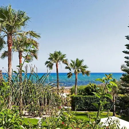 Polina Villa Ajía Nápa