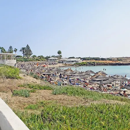 Polina * أيا نابا